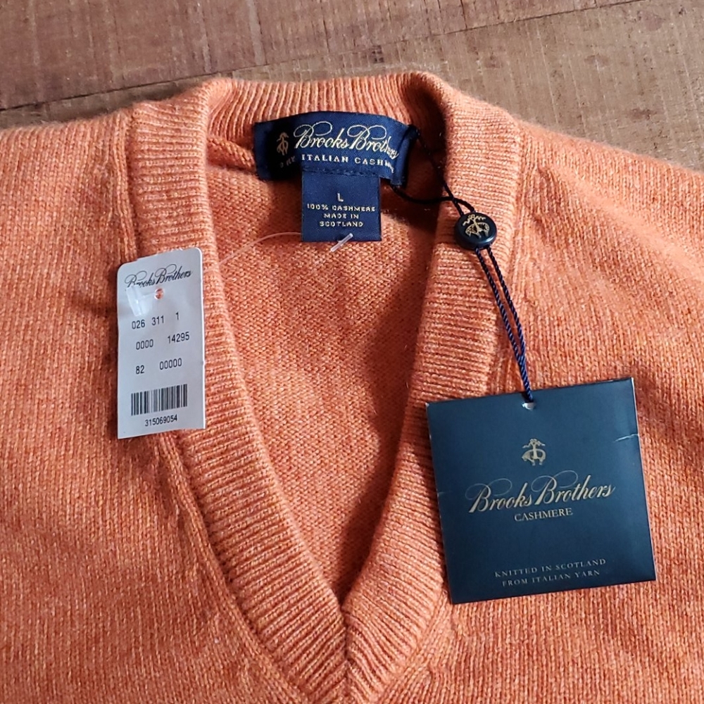 Brooks Brothers italian cashmere v neck sweater